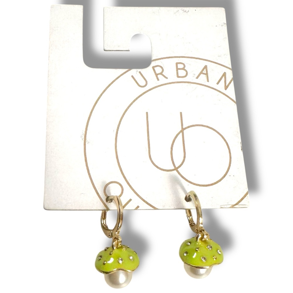 Urban Outfitters Mushroom Pearl Drop Earrings NWT Dainty Gold Pearl Lime